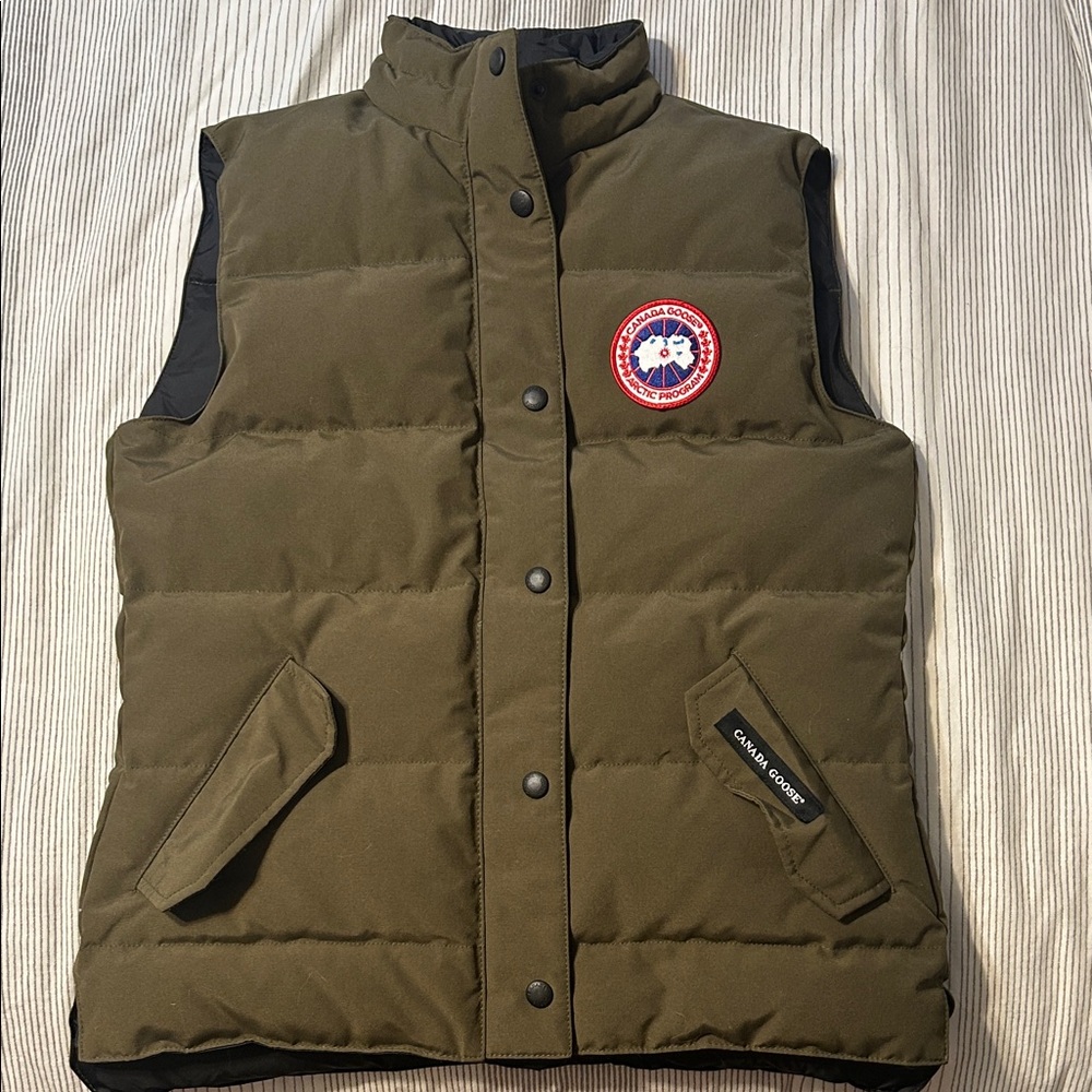 Canada Goose Women’s Khaki Puffer Vest